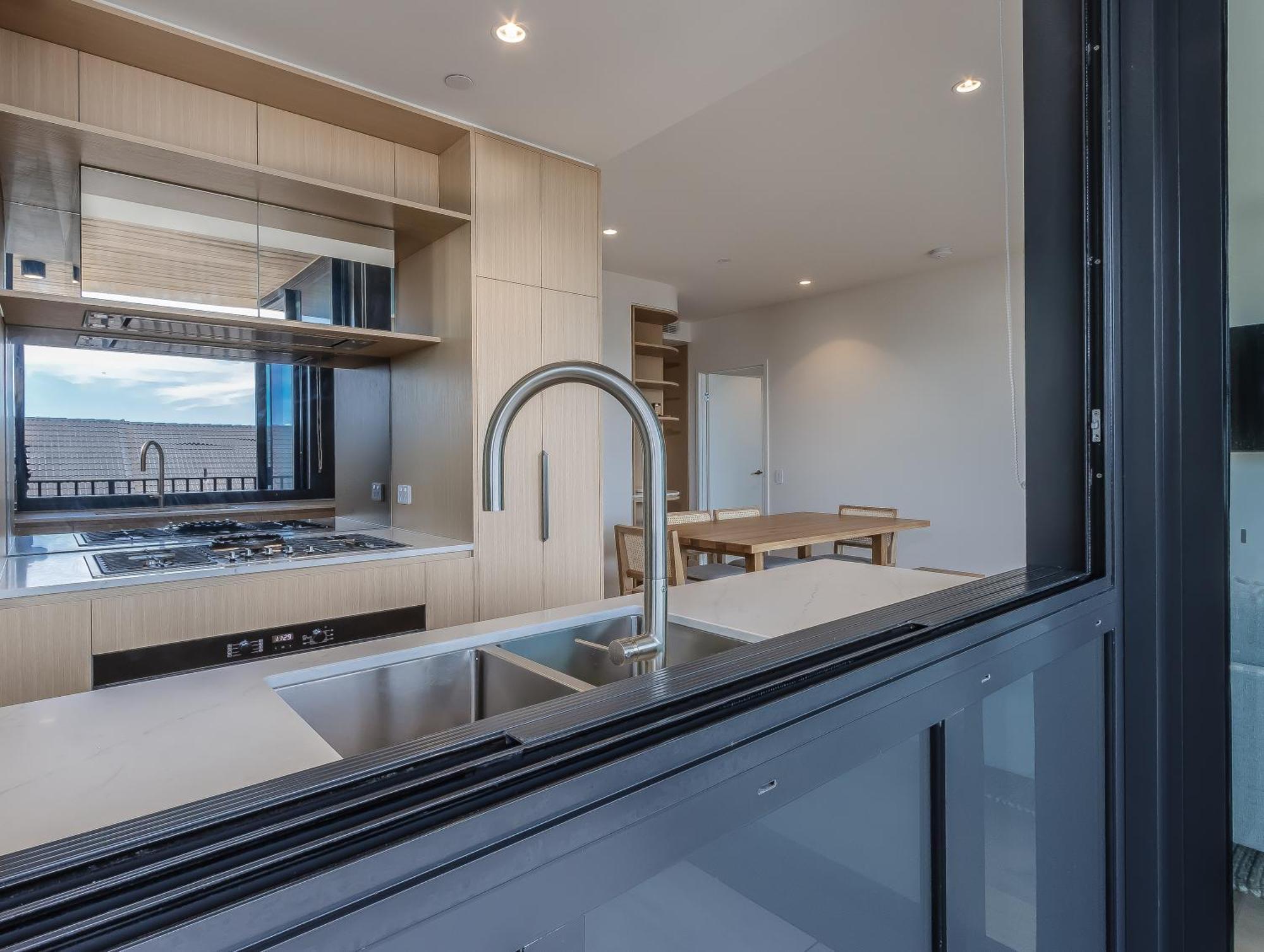 Hemingway Palm Beach - Premium Oceanview Apartments By Burleigh Letting Голд-Кост Экстерьер фото