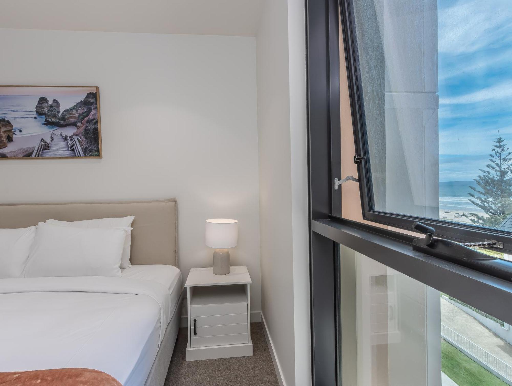 Hemingway Palm Beach - Premium Oceanview Apartments By Burleigh Letting Голд-Кост Экстерьер фото