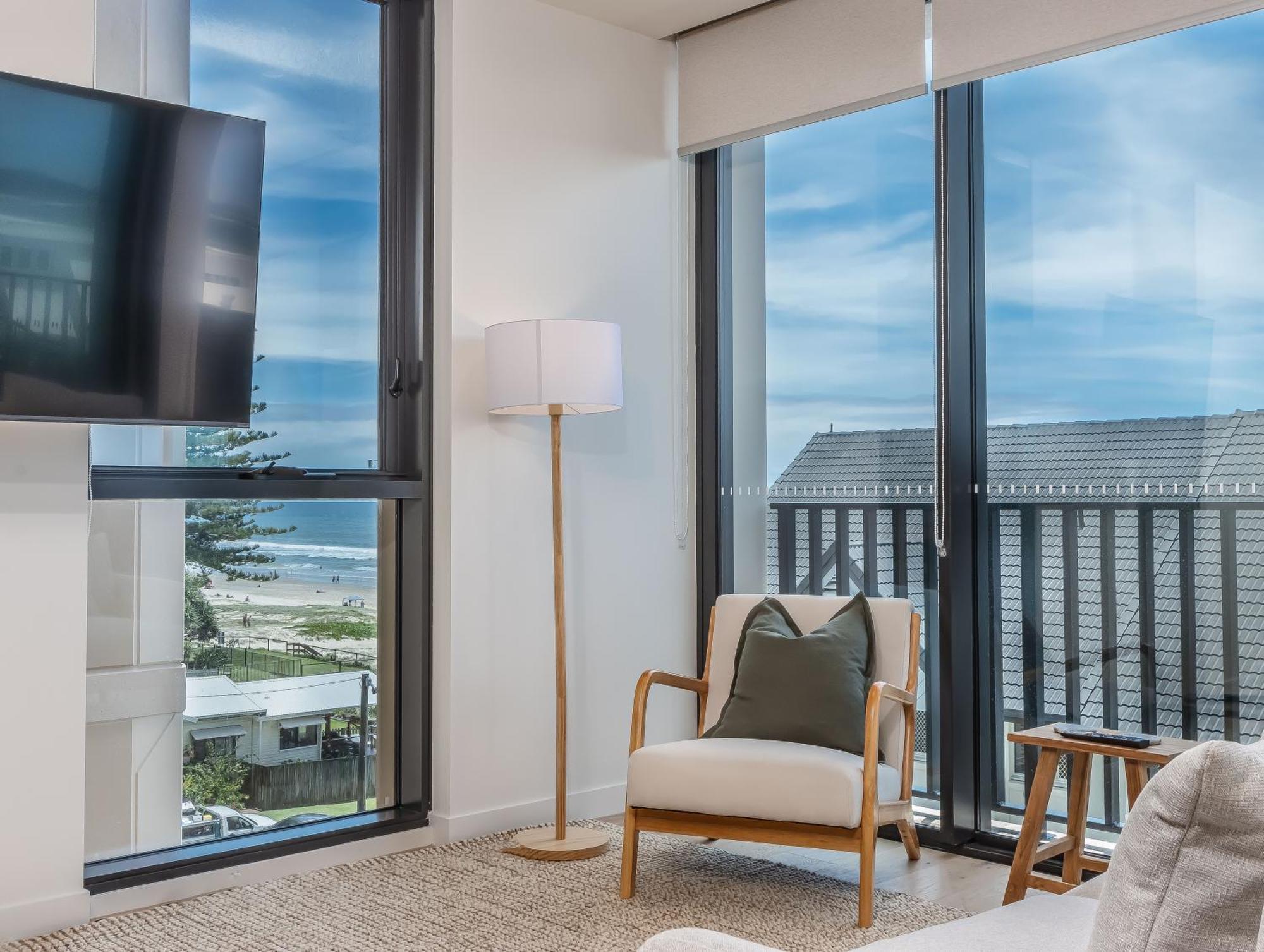 Hemingway Palm Beach - Premium Oceanview Apartments By Burleigh Letting Голд-Кост Экстерьер фото