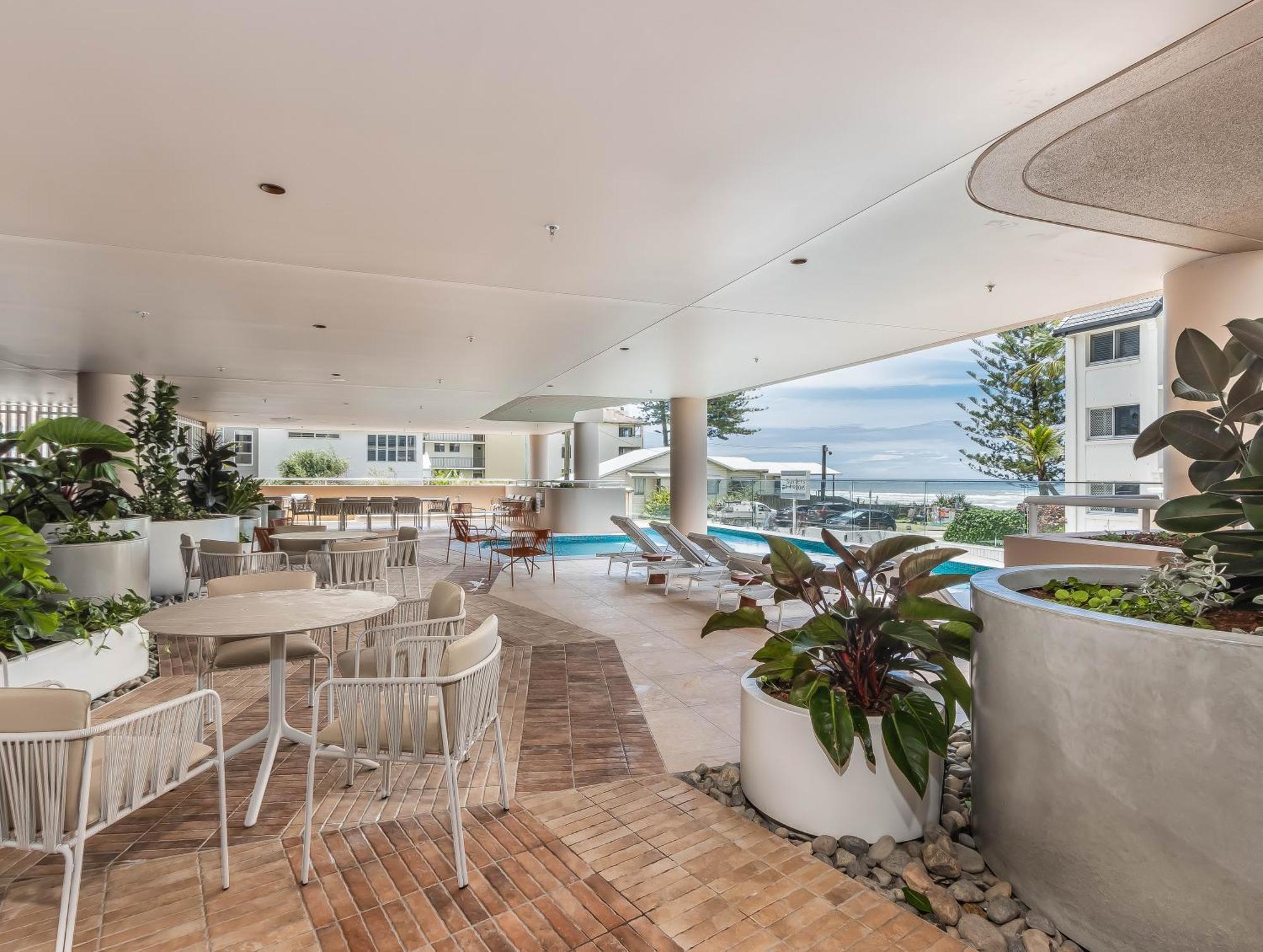 Hemingway Palm Beach - Premium Oceanview Apartments By Burleigh Letting Голд-Кост Экстерьер фото