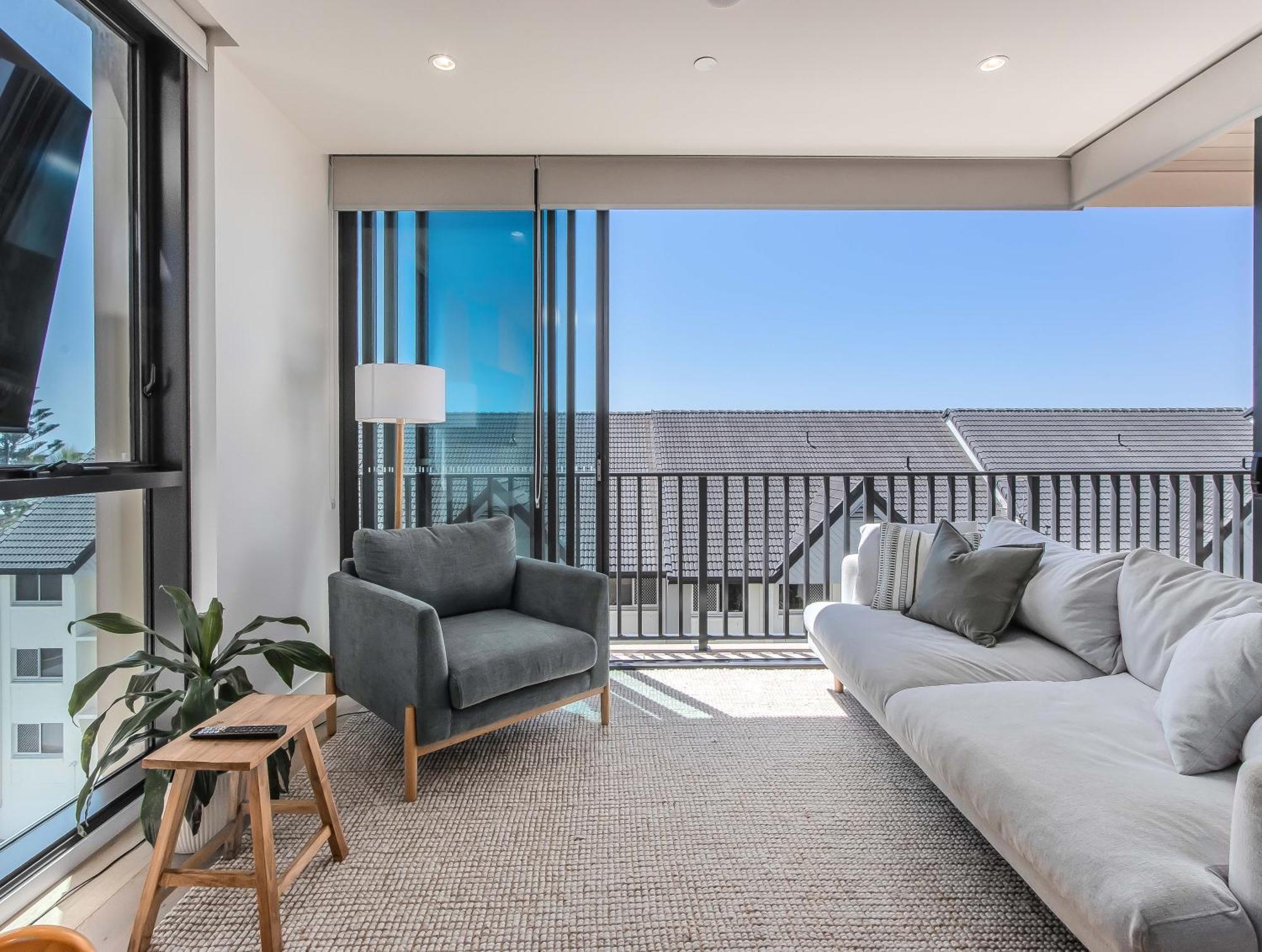 Hemingway Palm Beach - Premium Oceanview Apartments By Burleigh Letting Голд-Кост Экстерьер фото