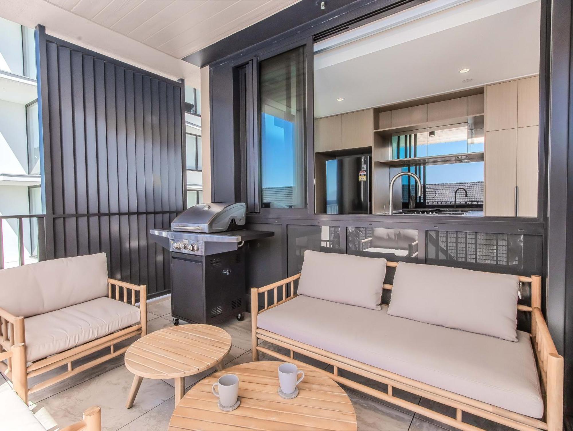 Hemingway Palm Beach - Premium Oceanview Apartments By Burleigh Letting Голд-Кост Экстерьер фото